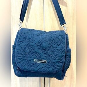 Petunia Pickle Bottom, diaper bag, good condition,navy color